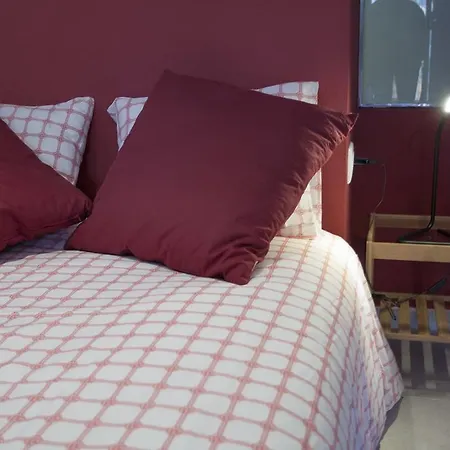 Stayingirona Center Apartment